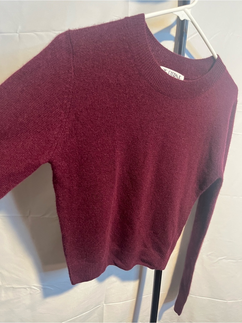 ÉTERNE Francis Classic Soft Crewneck Cashmere Sweater Olive & Burgundy
XS/S M/L - Picture 12 of 15